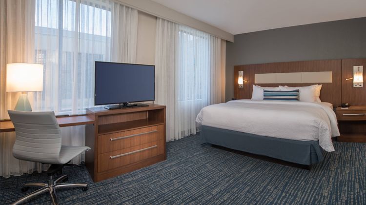 Residence Inn J Hopkins Medical Campus Suite