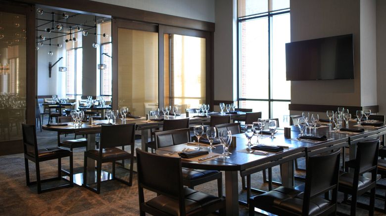<b>Baltimore Marriott Waterfront Restaurant</b>. Images powered by <a href="https://www.leonardoworldwide.com/" title="Leonardo Worldwide" target="_blank">Leonardo</a>.