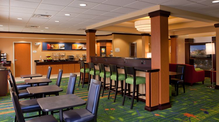 Fairfield Inn & Suites Flint Fenton Restaurant