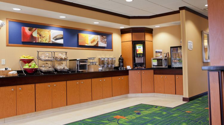 Fairfield Inn & Suites Flint Fenton Restaurant