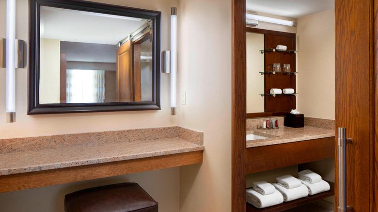 <b>The Lincoln Marriott Cornhusker Hotel Suite</b>. Images powered by <a href="https://www.leonardoworldwide.com/" title="Leonardo Worldwide" target="_blank">Leonardo</a>.
