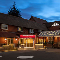 Fairlawns Hotel & Spa