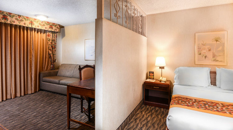 Vagabond Inn Costa Mesa Suite
