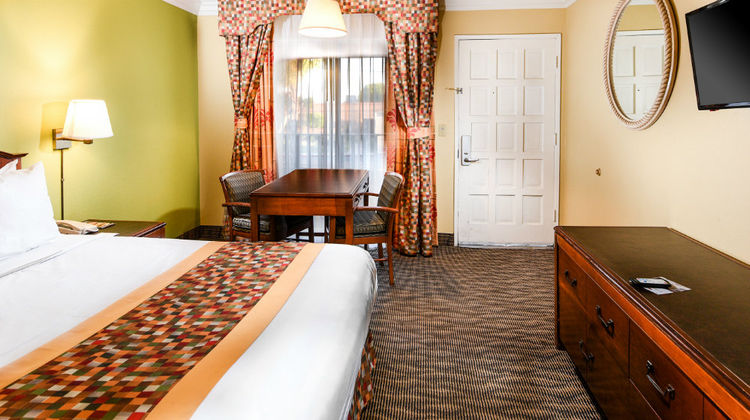 Vagabond Inn Costa Mesa Room
