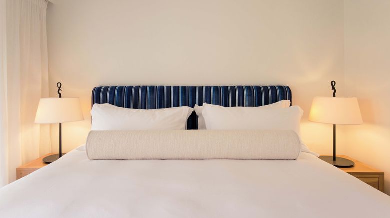 <b>Phaea Blue Suite</b>. Images powered by <a href="https://www.leonardoworldwide.com/" title="Leonardo Worldwide" target="_blank">Leonardo</a>.