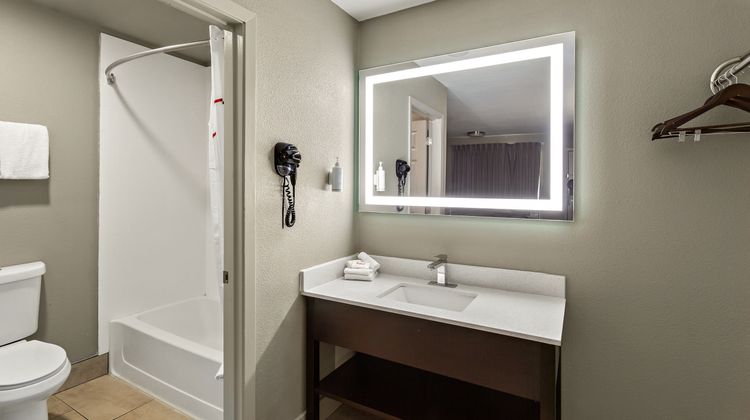Red Roof Inn Redding Room