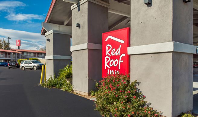 Red Roof Inn Redding Exterior