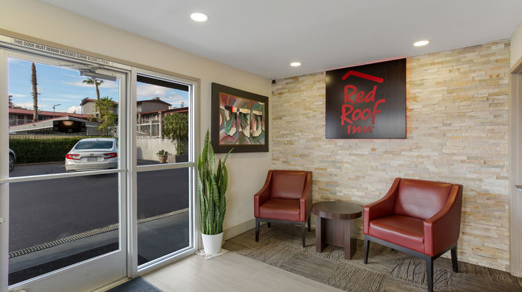 Red Roof Inn Redding Lobby