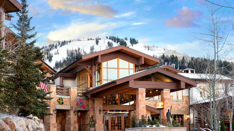 Stein Eriksen Lodge Exterior
