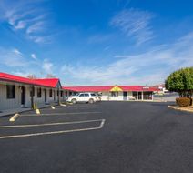 Scottish Inn Collinsville Exterior