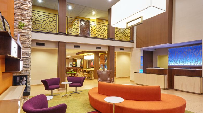 <b>Fairfield Inn & Suites Chicago Lombard Lobby</b>. Images powered by <a href="https://www.leonardoworldwide.com/" title="Leonardo Worldwide" target="_blank">Leonardo</a>.