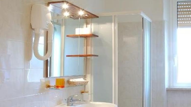 <b>Hotel Cassia Room</b>. Images powered by <a href="https://www.leonardoworldwide.com/" title="Leonardo Worldwide" target="_blank">Leonardo</a>.