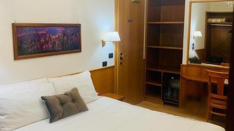 Hotel Cassia Room