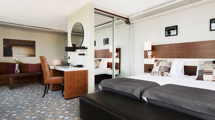 Hotel Opera Suite