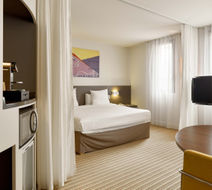 B&B Hotel Rueil-Malmaison Gare Exterior