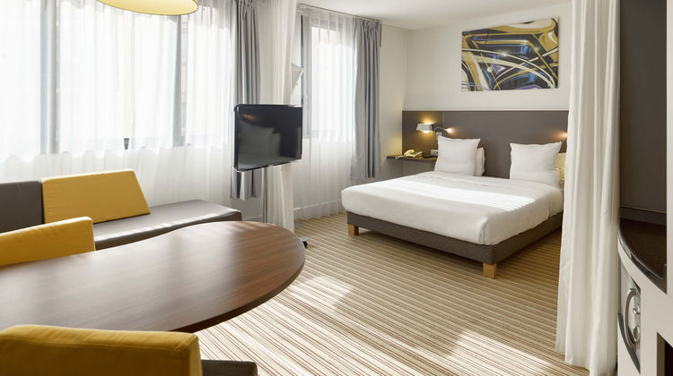 B&B Hotel Rueil-Malmaison Gare Exterior