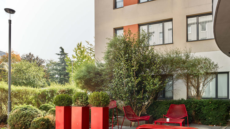 B&B Hotel Paris Velizy Est Exterior