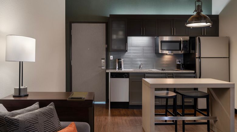 <b>Residence Inn Boston/Downtown/Seaport Room</b>. Images powered by <a href="https://www.leonardoworldwide.com/" title="Leonardo Worldwide" target="_blank">Leonardo</a>.