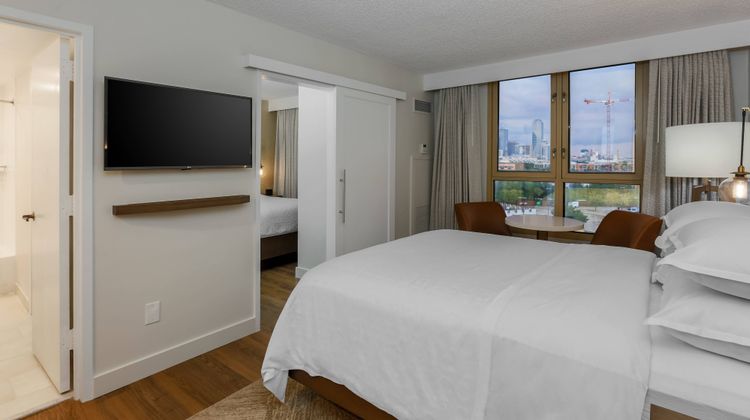 Sheraton Suites Market Center Dallas Suite