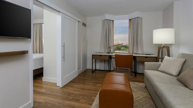 Sheraton Suites Market Center Dallas Suite