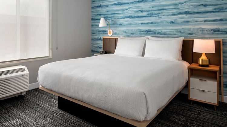TownePlace Suites Portland Airport ME Room