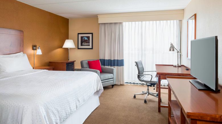 <b>Four Points by Sheraton at O'Hare Room</b>. Images powered by <a href="https://www.leonardoworldwide.com/" title="Leonardo Worldwide" target="_blank">Leonardo</a>.