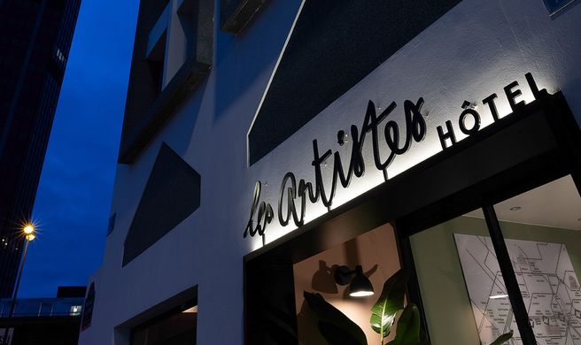 Les Artistes Hotel Exterior