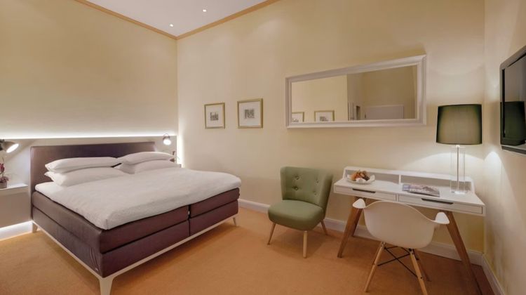 Rheinhotel Dreesen Room