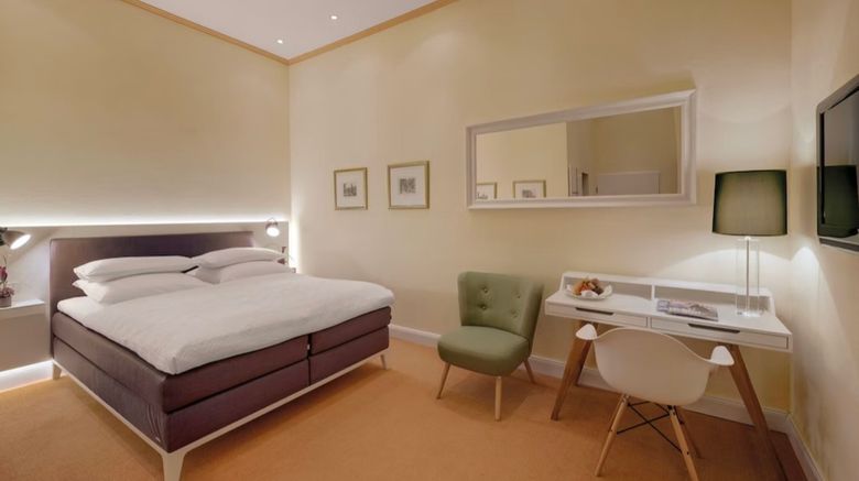 <b>Rheinhotel Dreesen Room</b>. Images powered by <a href="https://www.leonardoworldwide.com/" title="Leonardo Worldwide" target="_blank">Leonardo</a>.