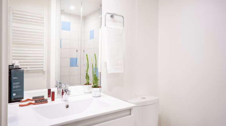 <b>Sejours and Affaires Aparthotel Paris Room</b>. Images powered by <a href="https://www.leonardoworldwide.com/" title="Leonardo Worldwide" target="_blank">Leonardo</a>.