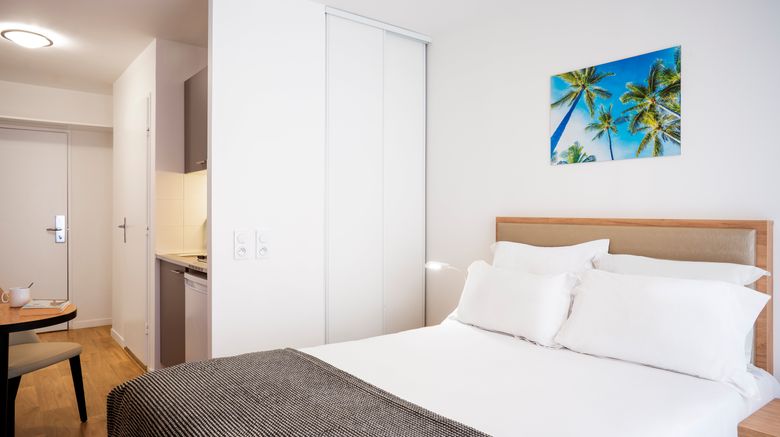 <b>Sejours and Affaires Aparthotel Paris Room</b>. Images powered by <a href="https://www.leonardoworldwide.com/" title="Leonardo Worldwide" target="_blank">Leonardo</a>.
