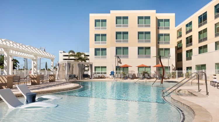 Holiday Inn Express Cape Canaveral Pool