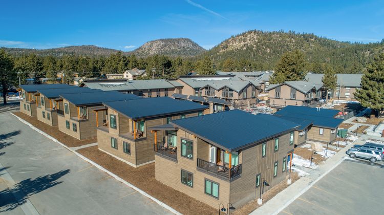 Outbound Mammoth Exterior