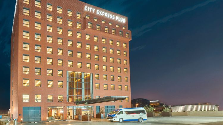 City Express Plus by Marriott Exterior