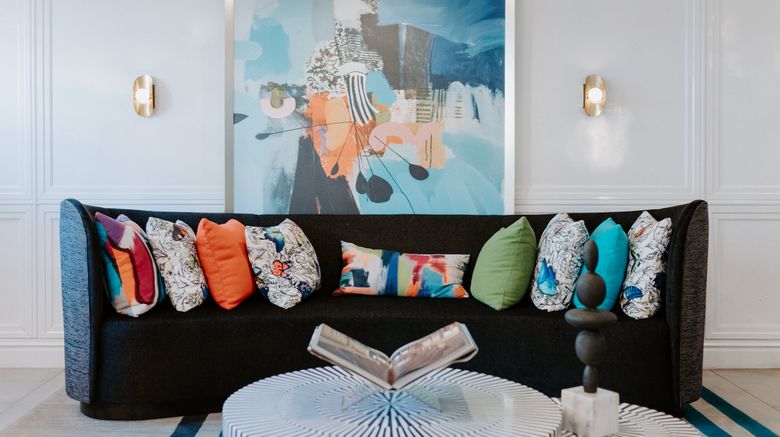 <b>Le Parc at Melrose Lobby</b>. Images powered by <a href="https://www.leonardoworldwide.com/" title="Leonardo Worldwide" target="_blank">Leonardo</a>.