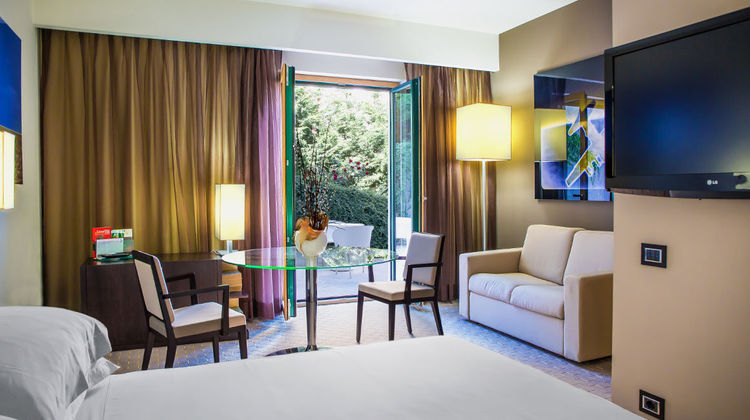 Ariha Hotel Room