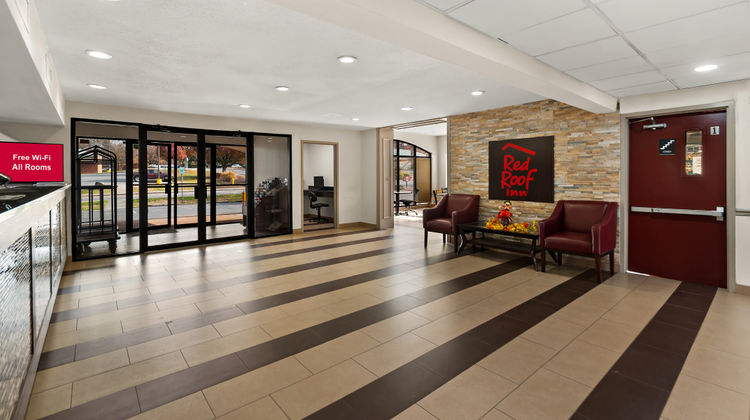 Red Roof Inn Martinsburg Lobby