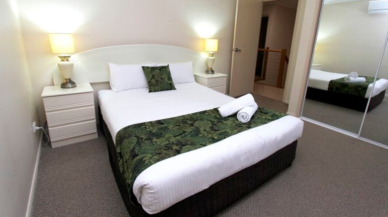 <b>The Palms Motel, Chinchilla Room</b>. Images powered by <a href="https://www.leonardoworldwide.com/" title="Leonardo Worldwide" target="_blank">Leonardo</a>.