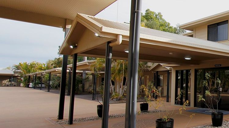 The Palms Motel, Chinchilla Exterior
