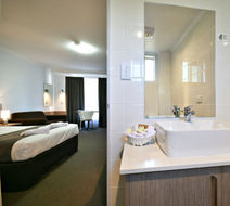 The Aberdeen Motel Room