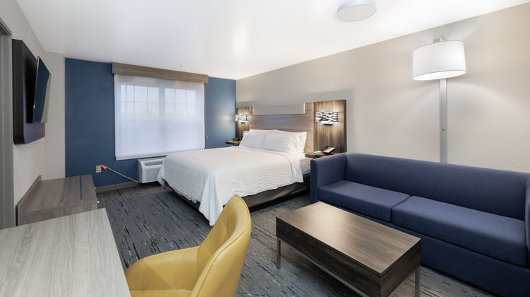 Holiday Inn Express & Suites Zion Suite
