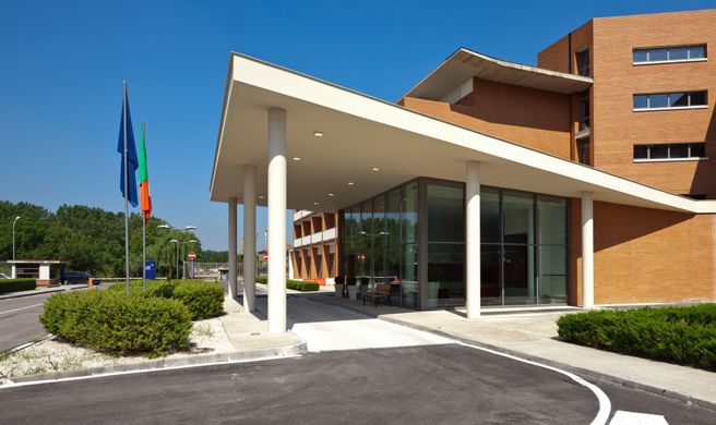 Inn Naples Airport Exterior