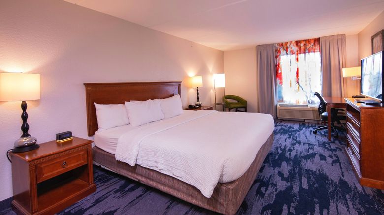 <b>Fairfield Inn & Suites Valdosta Room</b>. Images powered by <a href="https://www.leonardoworldwide.com/" title="Leonardo Worldwide" target="_blank">Leonardo</a>.