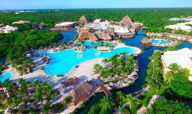 Grand Palladium White Sand Resort & Spa Exterior