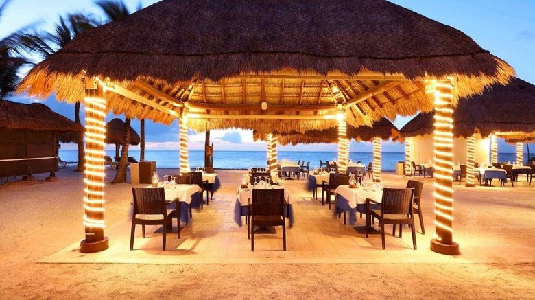 <b>Grand Palladium White Sand Resort & Spa Restaurant</b>. Images powered by <a href="https://www.leonardoworldwide.com/" title="Leonardo Worldwide" target="_blank">Leonardo</a>.