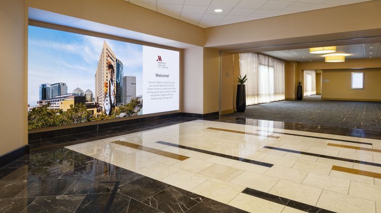 Oakland Marriott City Center Exterior