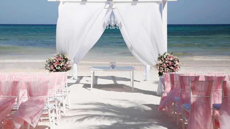 <b>Grand Palladium Lady Hamilton Resort/Spa Beach</b>. Images powered by <a href="https://www.leonardoworldwide.com/" title="Leonardo Worldwide" target="_blank">Leonardo</a>.