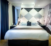 L'Empire Paris Hotel Room