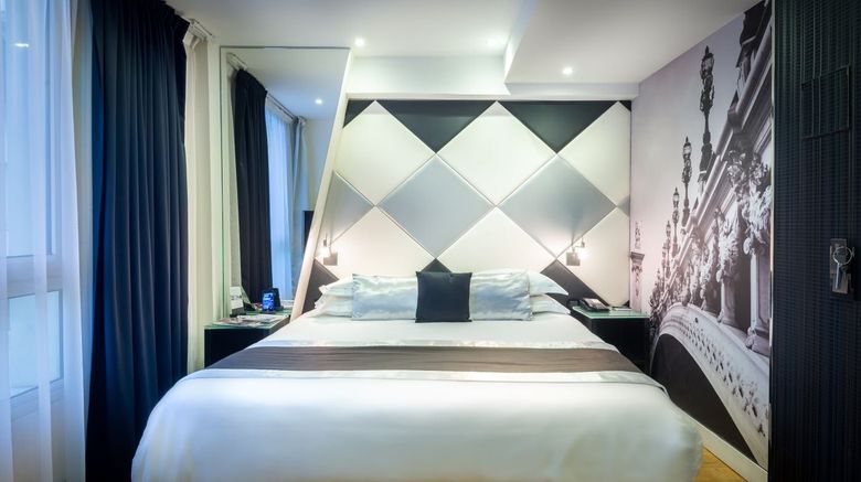 <b>L'Empire Paris Hotel Room</b>. Images powered by <a href="https://www.leonardoworldwide.com/" title="Leonardo Worldwide" target="_blank">Leonardo</a>.