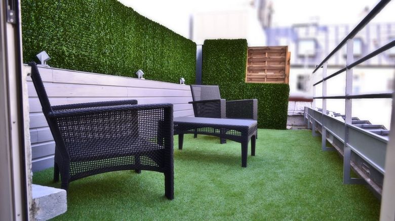 <b>L'Empire Paris Hotel Suite</b>. Images powered by <a href="https://www.leonardoworldwide.com/" title="Leonardo Worldwide" target="_blank">Leonardo</a>.